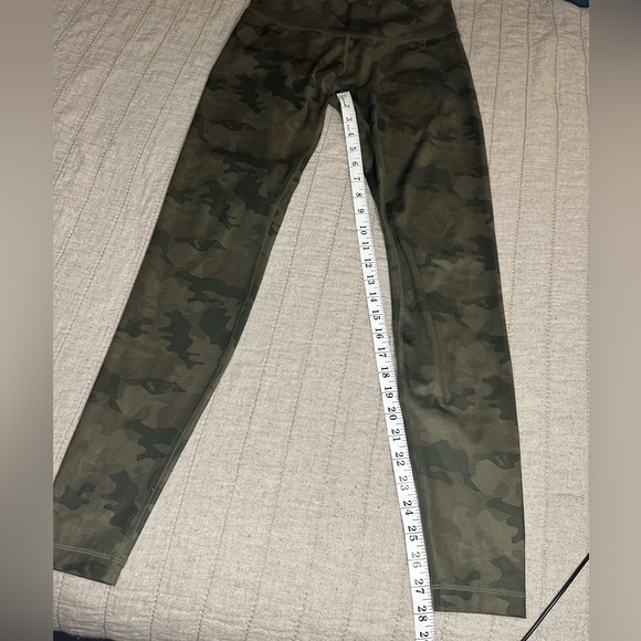 Lululemon Align Leggings 28” - Green Camo - Size 6 - Picture 4 of 5